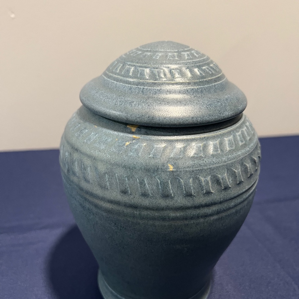 Vintage Signed Horton B-5 Elegant Blue Ceramic Vase - Picture 5 of 8